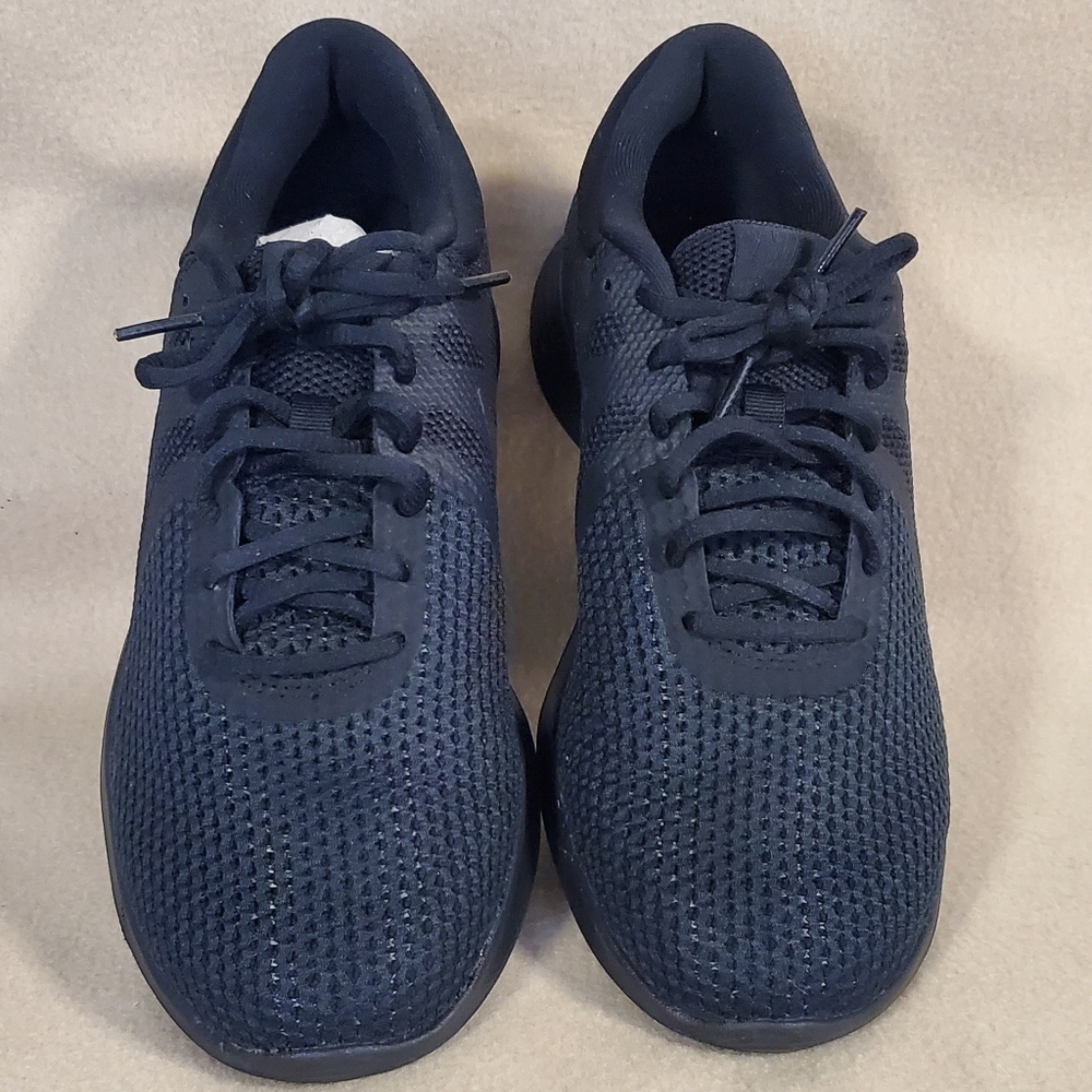 Nike Revolution 4 Lightweight Black Mens Running Shoe Size 8w